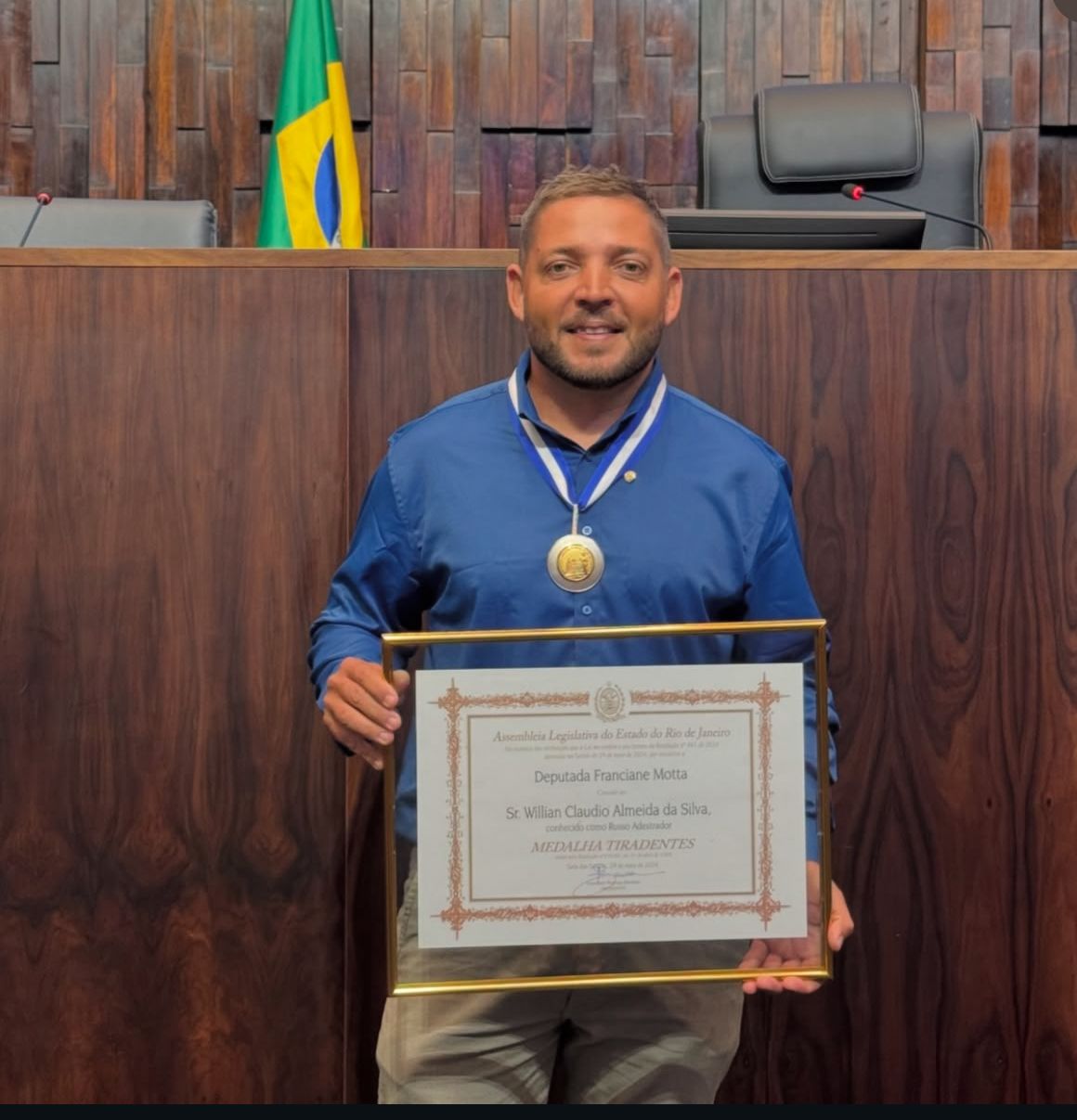 Russo Se Torna O Melhor Adestrador Do Brasil